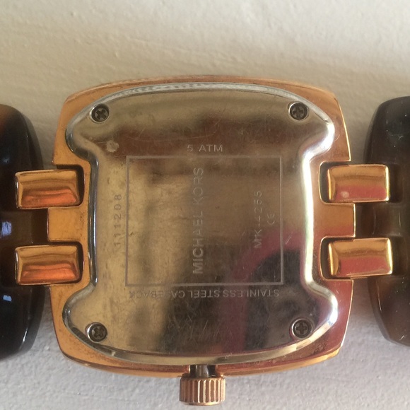 Michael Kors Tortoise band authentic watch - Picture 6 of 8